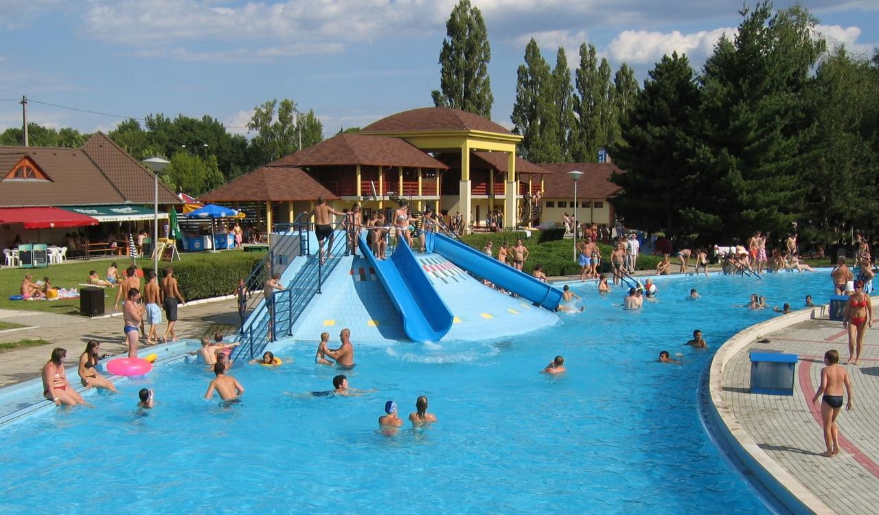 Csevi Apartmanhaz Mezőkövesd Dış mekan fotoğraf